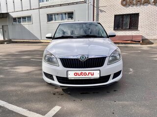 2011 Skoda Fabia II Рестайлинг, белый, 525000 рублей, вид 2