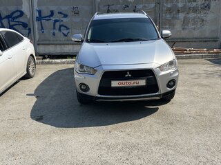 2010 Mitsubishi Outlander II Рестайлинг, серебристый, 1050000 рублей, вид 2