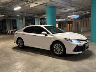 2022 Toyota Camry VIII (XV70) Рестайлинг, красный, 2800000 рублей, вид 5
