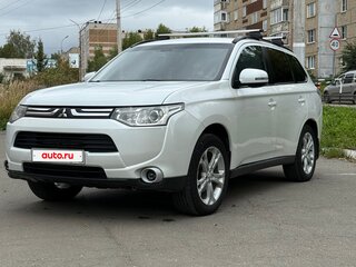 2013 Mitsubishi Outlander III, белый, 1450000 рублей, вид 1