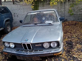 1977 BMW 5 серии 520i I (E12) Рестайлинг, серый, 1500000 рублей, вид 4