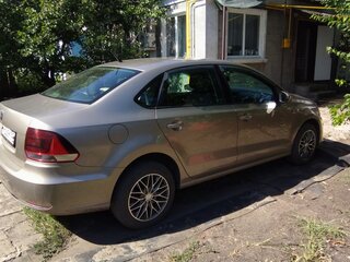 2016 Volkswagen Polo V Рестайлинг, бежевый, 1250000 рублей, вид 2