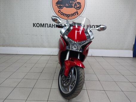 2010 Honda VFR 1200, красный, 749000 рублей, вид 3