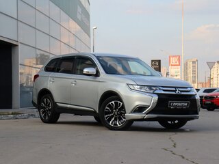 2018 Mitsubishi Outlander III Рестайлинг 2, серебристый, 1711500 рублей, вид 3