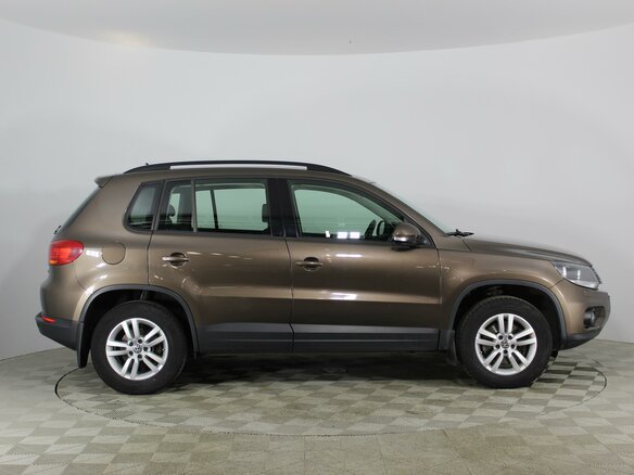 2016 Volkswagen Tiguan I Рестайлинг, коричневый - вид 3
