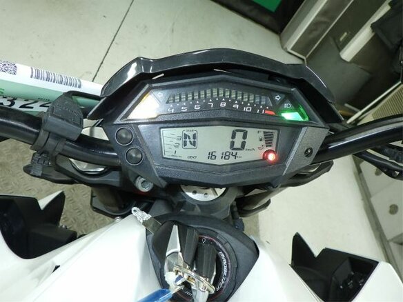 2020 Kawasaki Z 1000, белый, 900000 рублей - вид 5