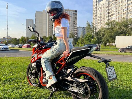 2020 KTM 250 Duke, оранжевый, 350000 рублей, вид 3