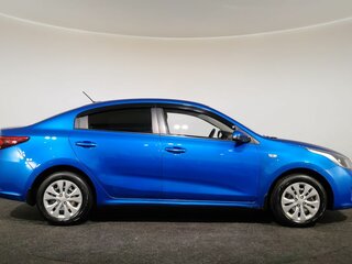 2018 Kia Rio IV, синий, 740000 рублей, вид 4