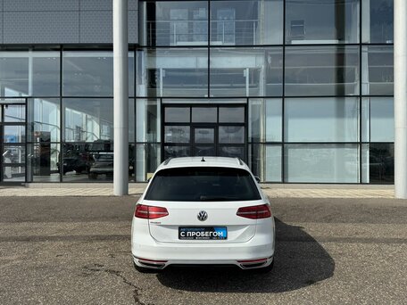 2018 Volkswagen Passat B8, белый, 1685000 рублей, вид 4