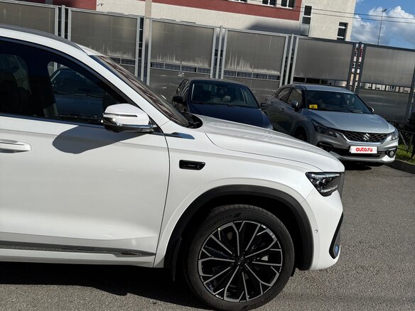 2025 Geely Monjaro (Xingyue L) I Рестайлинг 2 (China Market), белый, 4350000 рублей - вид 2