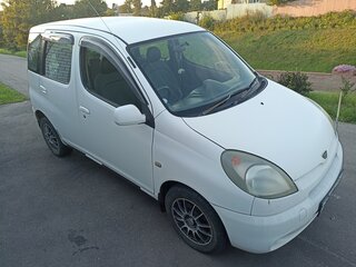 2000 Toyota FunCargo, белый, 550000 рублей, вид 2