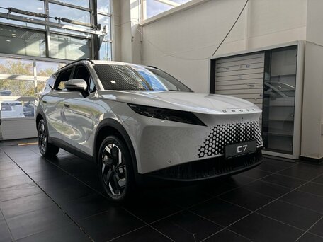 Omoda C7