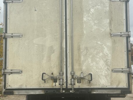 2011 Nissan Cabstar, белый, 680000 рублей, вид 2