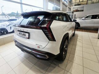 2025 Geely Atlas II, белый, 3449990 рублей, вид 4