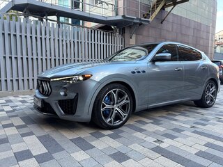 2021 Maserati Levante GT Hybrid I Рестайлинг, серый, 7000000 рублей, вид 2