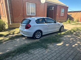 2009 BMW 1 серии 116i I (E81/E82/E87/E88) Рестайлинг, белый, 700000 рублей, вид 5