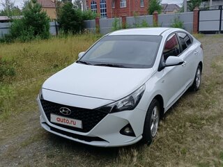 2021 Hyundai Solaris II Рестайлинг, белый, 1550000 рублей, вид 1