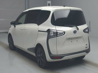 2021 Toyota Sienta II Рестайлинг, белый, 1700000 рублей, вид 3