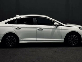 2019 Hyundai Sonata VII (LF) Рестайлинг, белый, 1749000 рублей, вид 4