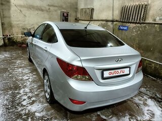 2013 Hyundai Solaris I, серебристый, 750000 рублей, вид 5