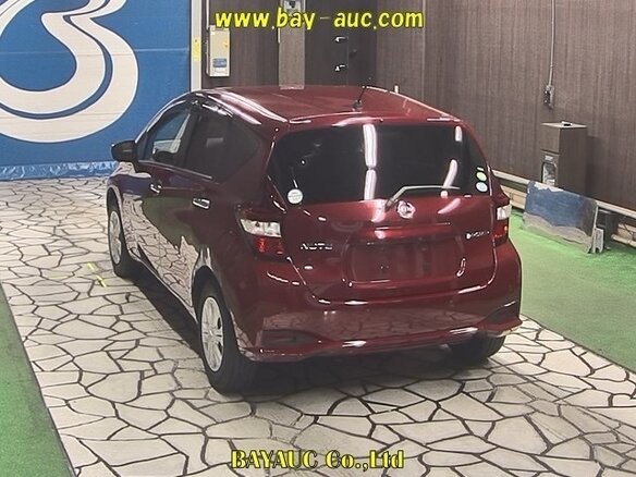 2017 Nissan Note e-Power II Рестайлинг, красный, 1150000 рублей - вид 32