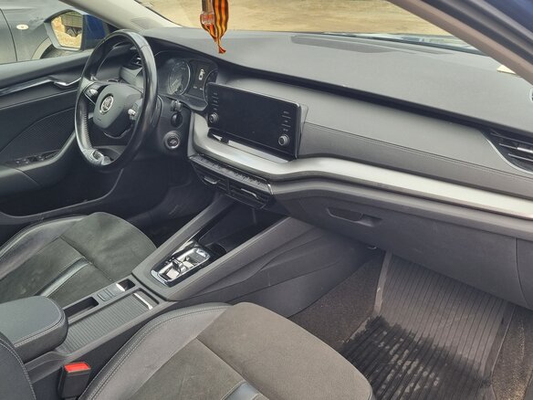 2020 Skoda Octavia IV (A8), синий, 1800000 рублей - вид 4