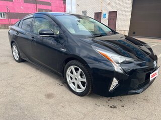 2017 Toyota Prius IV (XW50), чёрный, 1650000 рублей, вид 3