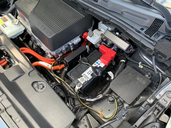 2019 Nissan Leaf II (ZE1), серый - вид 23