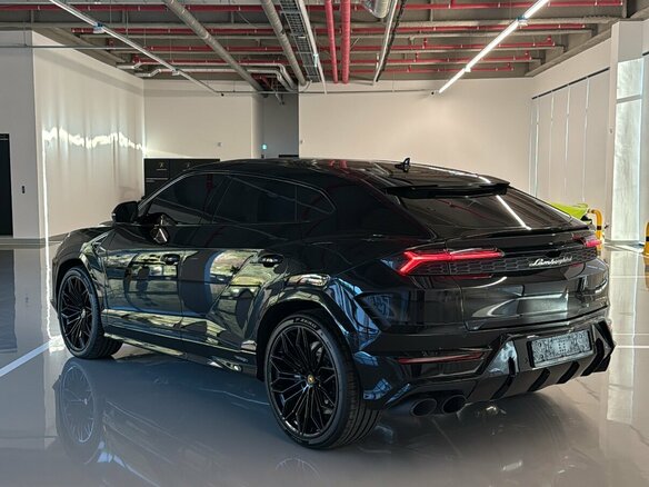 2026 Lamborghini Urus SE I Рестайлинг, чёрный, 46900000 рублей - вид 3