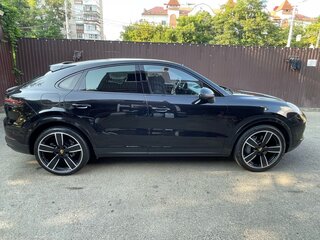 2019 Porsche Cayenne S Coupé III, чёрный, 8000000 рублей, вид 2