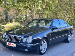 1997 Mercedes-Benz E-Класс 240 II (W210, S210), синий, 575000 рублей, вид 1