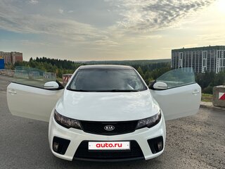 2011 Kia Cerato Koup II, белый, 750000 рублей, вид 1