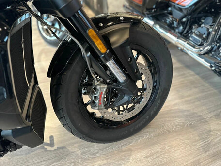 2024 Triumph Rocket III, чёрный, 3600000 рублей, вид 4