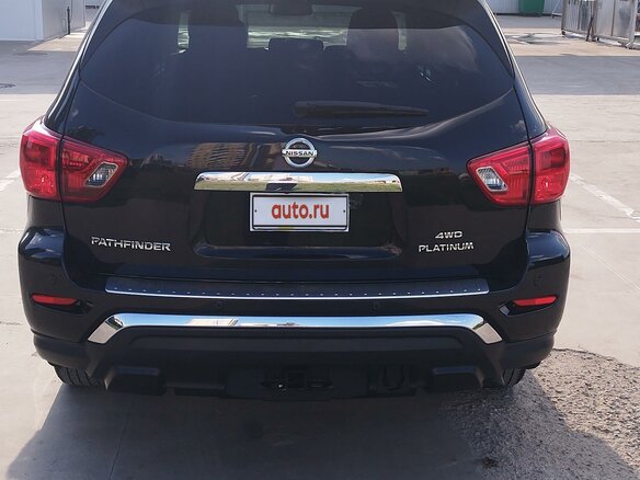 2017 Nissan Pathfinder IV Рестайлинг, чёрный, 2000000 рублей - вид 4