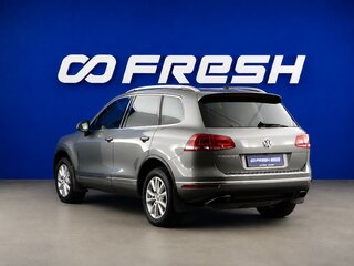 2015 Volkswagen Touareg II Рестайлинг, серебристый, 2399077 рублей, вид 2