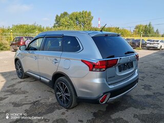 2016 Mitsubishi Outlander III Рестайлинг 2, серебристый, 1799000 рублей, вид 4