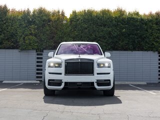 2022 Rolls-Royce Cullinan Black Badge I (Series I), белый, 43032782 рублей, вид 3