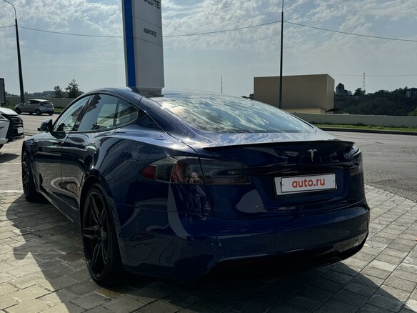 2021 Tesla Model S Plaid I Рестайлинг 2, синий, 8000000 рублей - вид 9