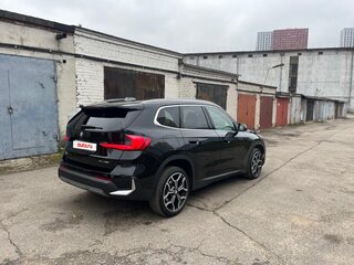 2023 BMW X1 28i xDrive III (U11/U12), чёрный, 4500000 рублей, вид 4