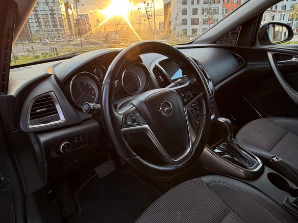 2011 Opel Astra J, чёрный - вид 19
