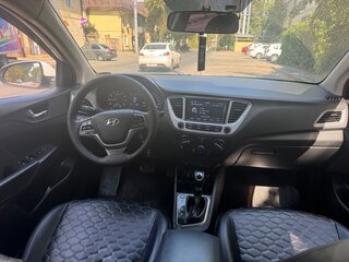 2020 Hyundai Solaris II Рестайлинг, белый, 1111111 рублей, вид 5