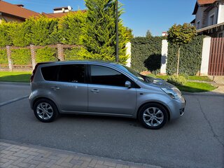 2009 Nissan Note I Рестайлинг, серебристый, 700000 рублей, вид 3
