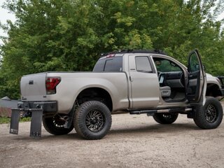 2008 Toyota Tundra CrewMax II, серый, 5500000 рублей, вид 4