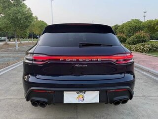 2023 Porsche Macan I Рестайлинг 2, чёрный, 5600878 рублей, вид 4