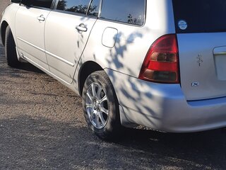 2003 Toyota Corolla Fielder IX (E120, E130), серый, 710000 рублей, вид 3