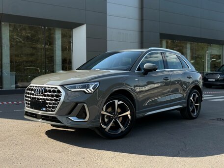 Audi Q3 II (F3)