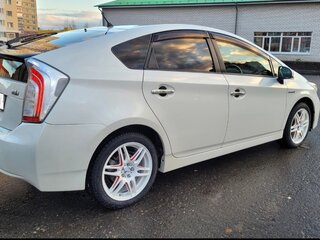 2012 Toyota Prius III Рестайлинг (XW30), белый, 1100000 рублей, вид 5