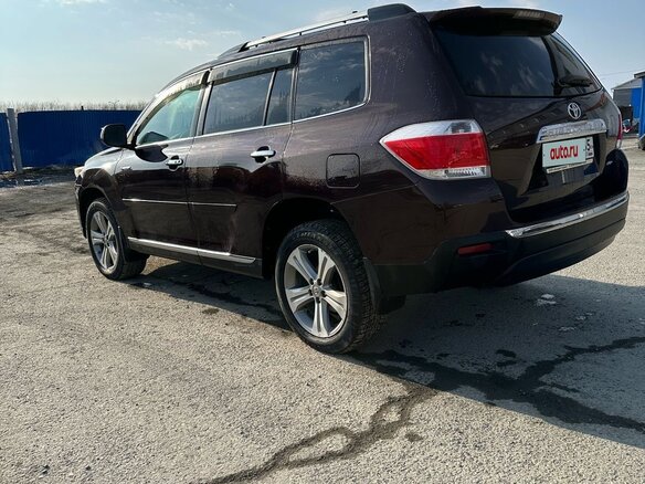 2011 Toyota Highlander II (XU40) Рестайлинг, красный, 2350000 рублей - вид 6