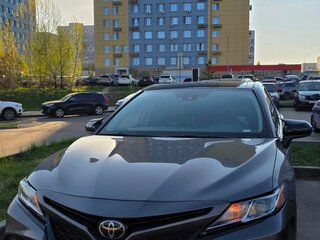 2018 Toyota Camry US Market VIII (XV70), серый, 2700000 рублей, вид 3