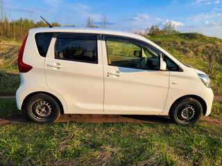 2019 Mitsubishi eK Wagon III Рестайлинг, белый, 890000 рублей, вид 5